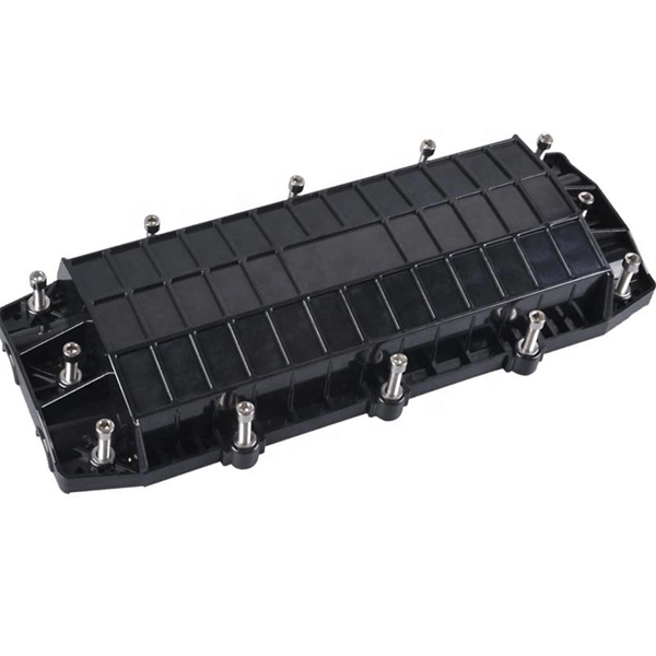 Security cable trays and low-voltage cable trays are separated 