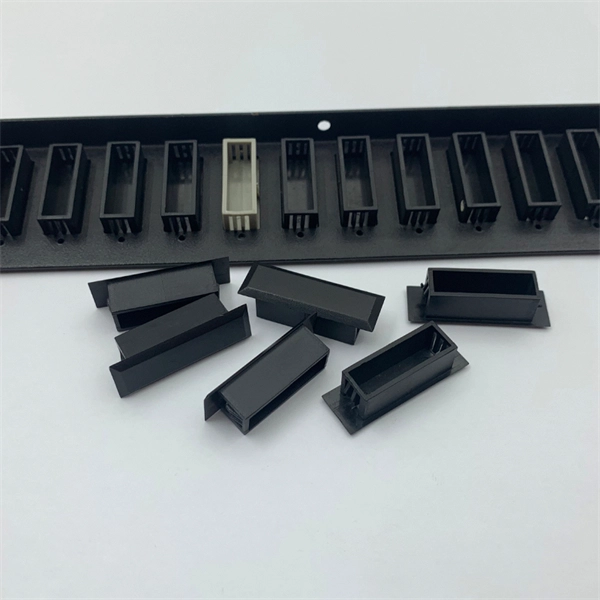 What is the transmission rate of the optical module 