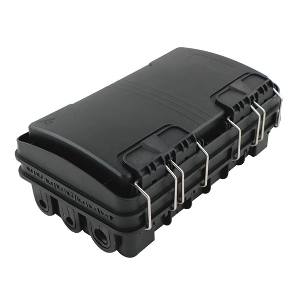 What size bolts should be used for wiring in the distribution box 